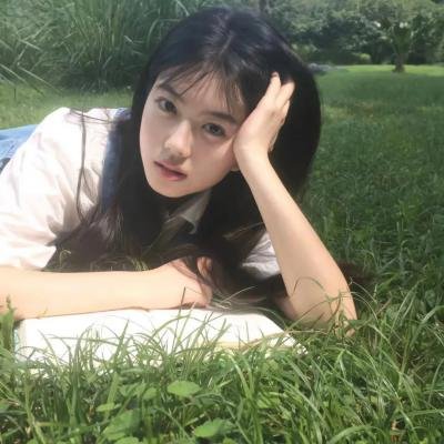戴脚镣的女孩